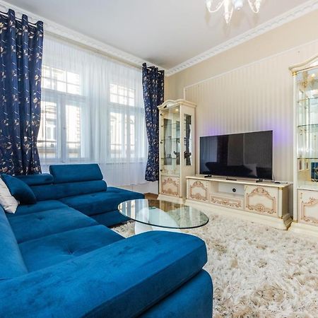 Prostorny Tripokojovy Apartman U Nabrezi Vltavy Daire Prag Dış mekan fotoğraf
