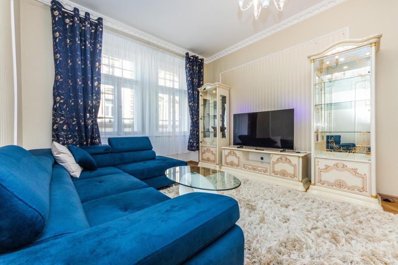 Prostorny Tripokojovy Apartman U Nabrezi Vltavy Daire Prag Dış mekan fotoğraf
