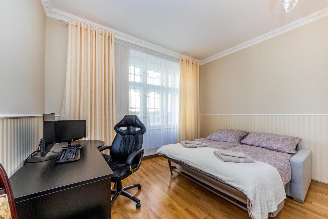 Prostorny Tripokojovy Apartman U Nabrezi Vltavy Daire Prag Dış mekan fotoğraf