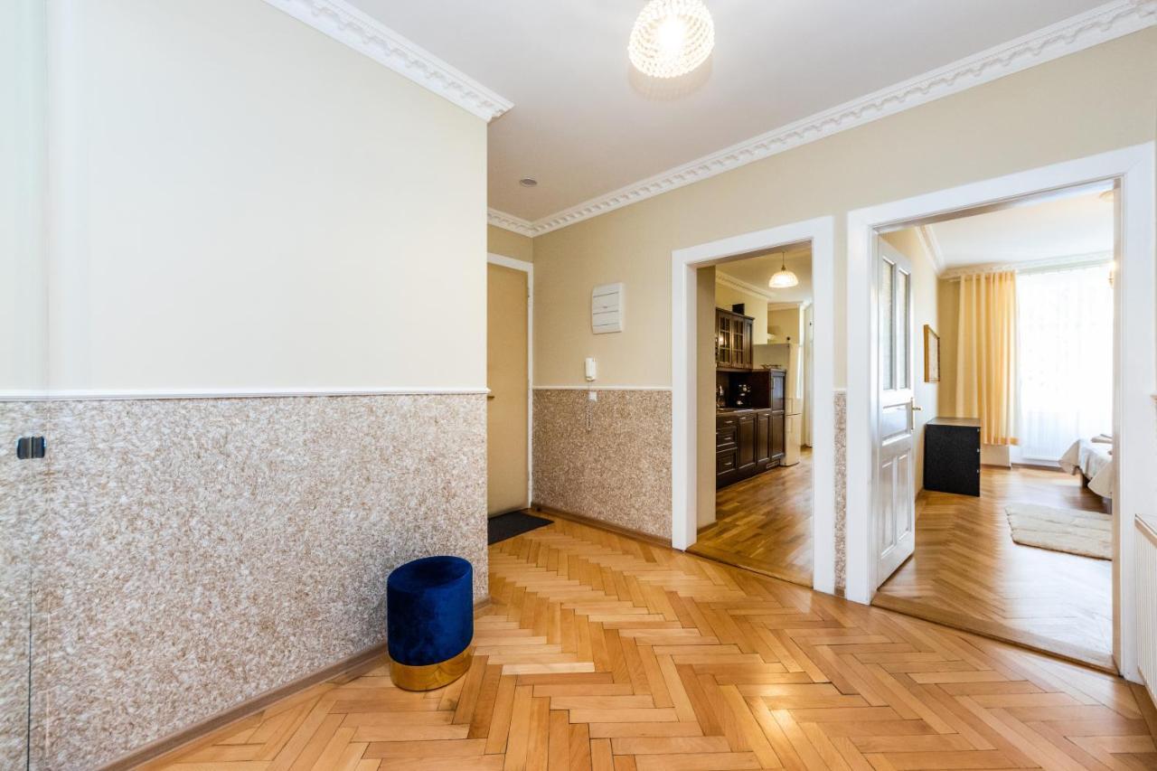 Prostorny Tripokojovy Apartman U Nabrezi Vltavy Daire Prag Dış mekan fotoğraf