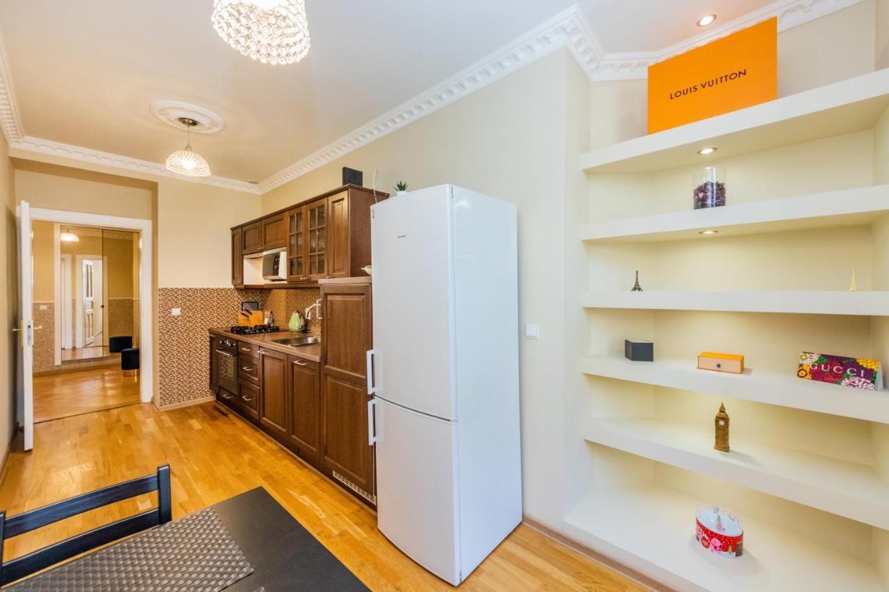 Prostorny Tripokojovy Apartman U Nabrezi Vltavy Daire Prag Dış mekan fotoğraf